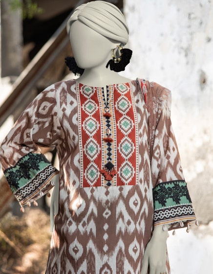 j. Unstitched 3-Piece Lawn